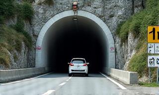 Einfahrt in den Arlberg-Tunnel, Österreich